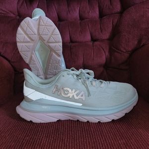 Hoka Mach 4 Womens Size 8.5B
